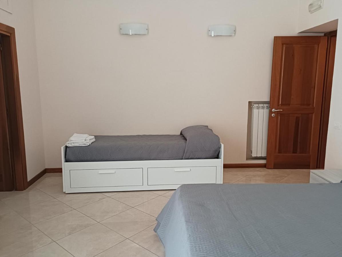 Appartement A Casa Di Laura à Naples Extérieur photo